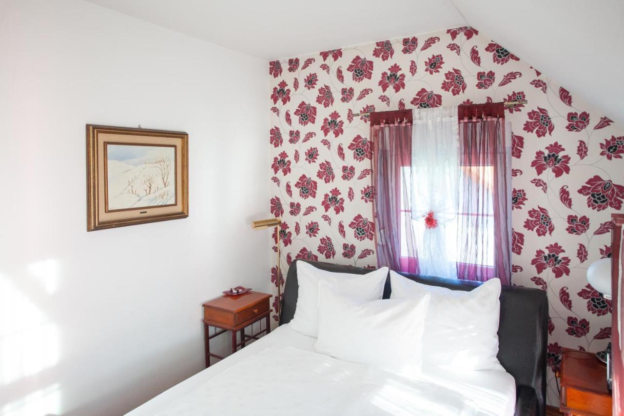 Bed and Breakfast Vila Rosa Вуковар Екстер'єр фото